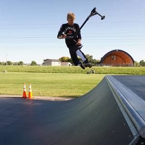 Meet your Posher, Danik